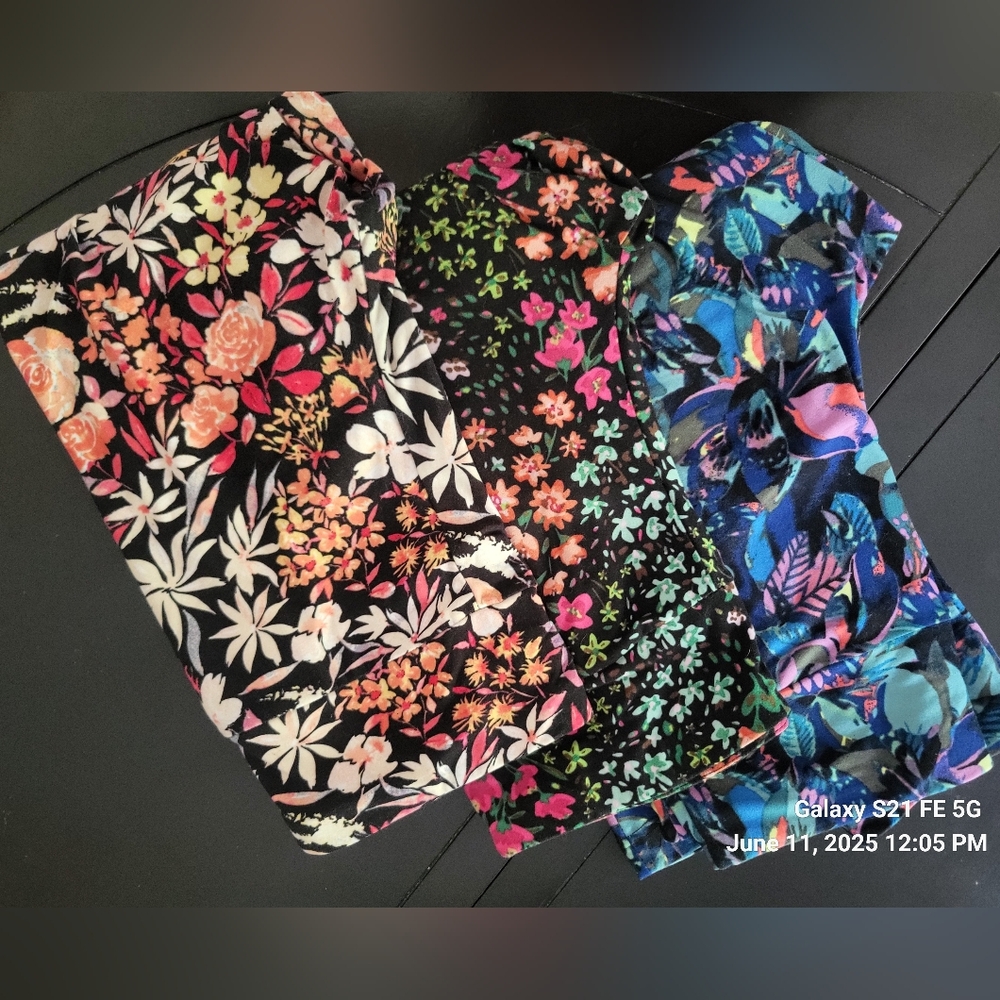 Terra & Sky Womens 14W Floral and Tropical Print Capri Leggings - Multicolor